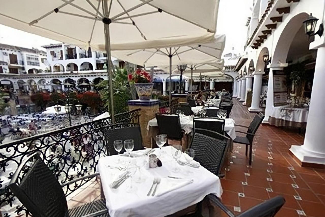 Apartment On The Plaza Alicante Buitenkant foto