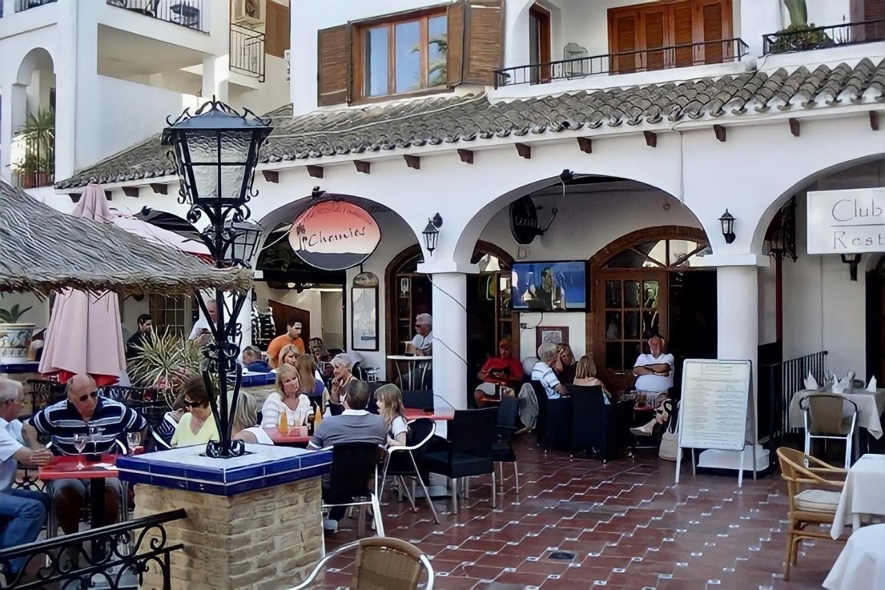 Apartment On The Plaza Alicante Buitenkant foto